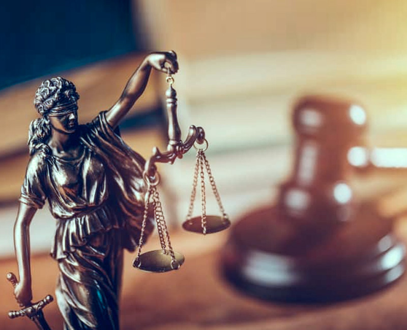justice scale and gavel
